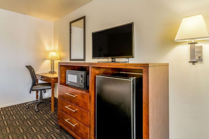 Quality Inn Fresno Near University