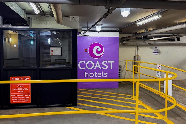 Coast Lonsdale Quay Hotel