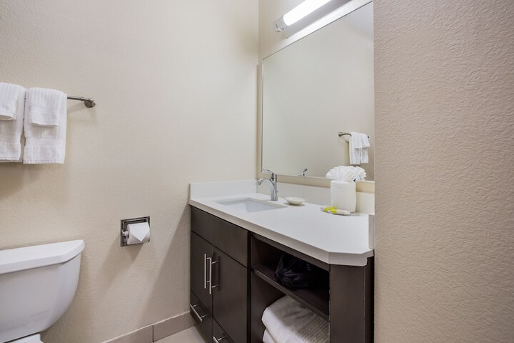 Room 15 of 33