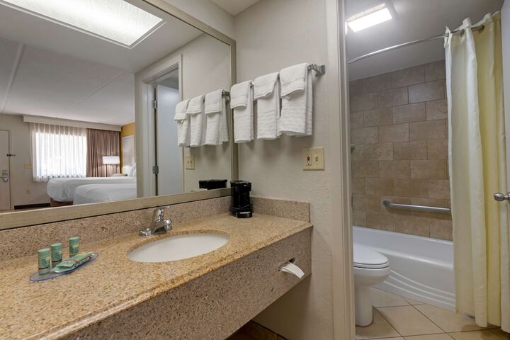 Room 14 of 33