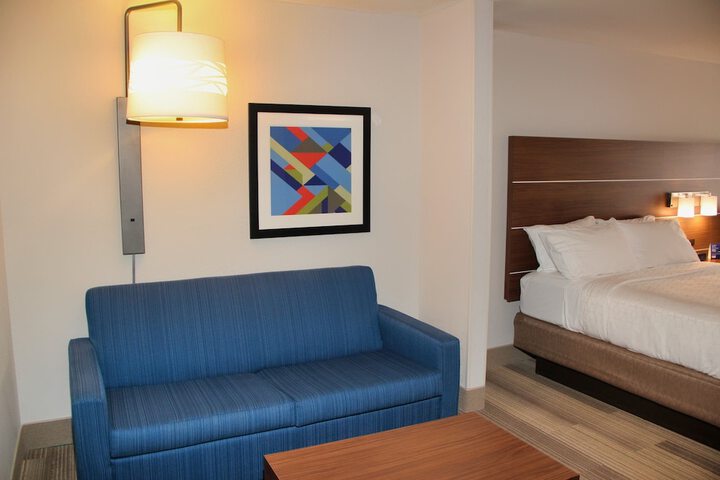 Holiday Inn Express & Suites Douglas by IHG
