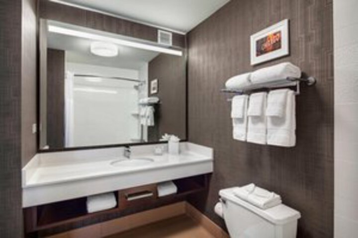 Room 33 of 100