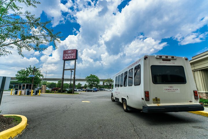 Crowne Plaza Newark Airport by IHG