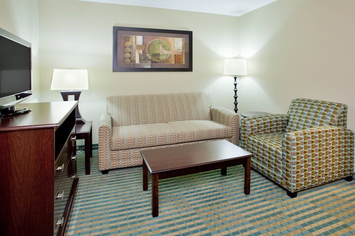 Room 16 of 33