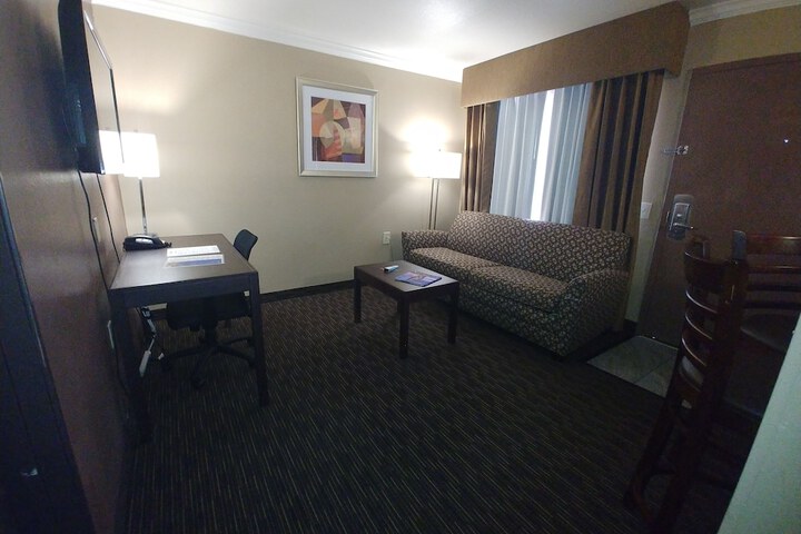 Room 25 of 63