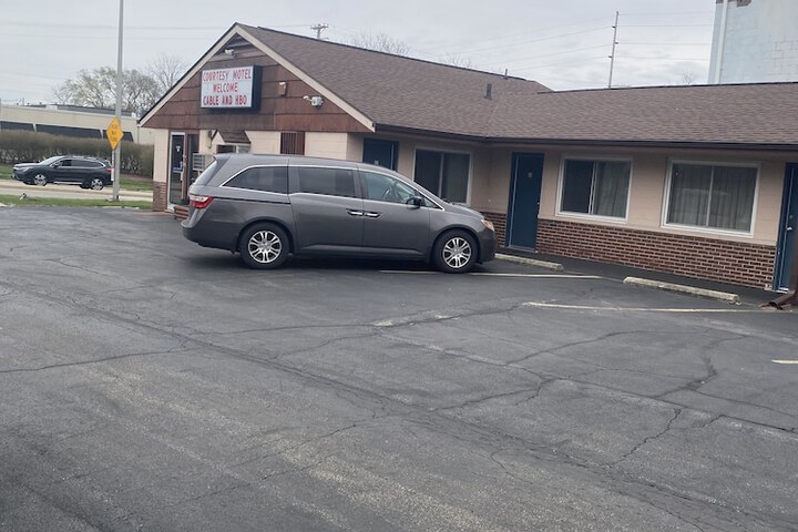 Courtesy Motel
