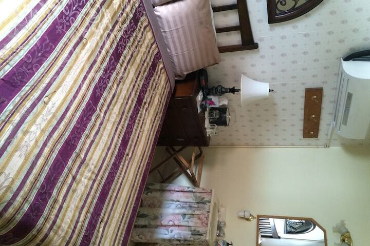 Room 37 of 82