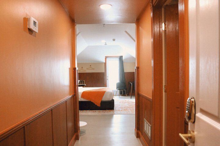 Room 83 of 126