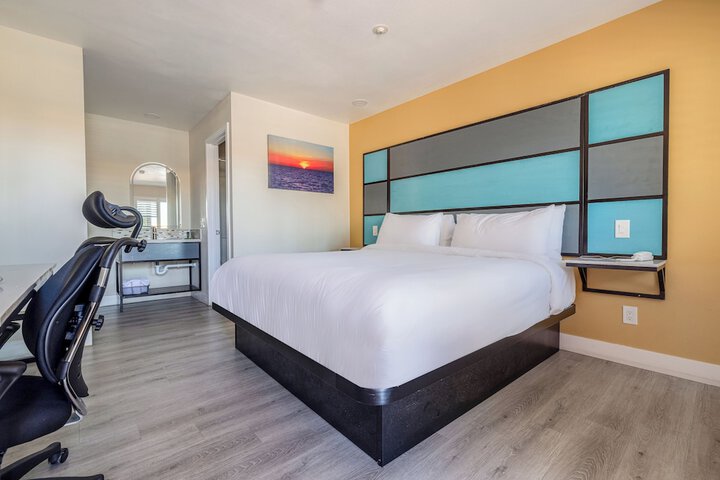 Hotel Avenida Victorville I 15