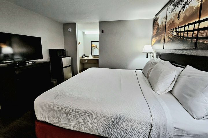 Room 27 of 37
