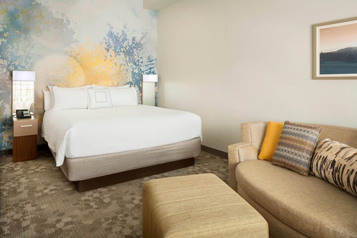 Room 35 of 77