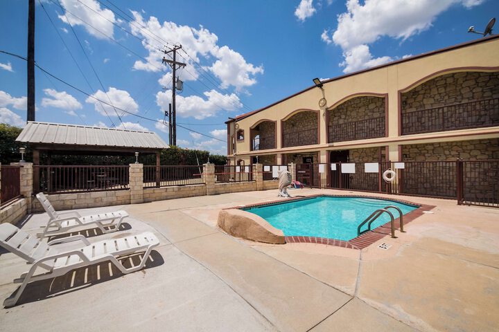 Pool 7 of 31
