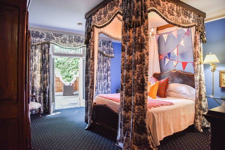 Room 15 of 36