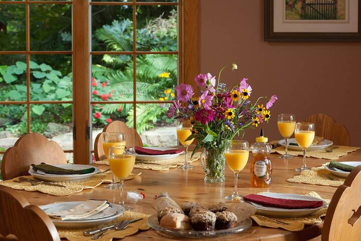 Breakfast/Coffee Service 15 of 18