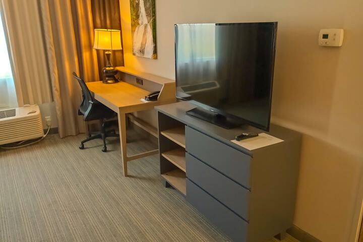 Room 16 of 33