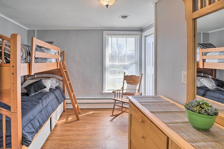 Downtown Canandaigua Apt: 1 Mi to Lake & Pier!