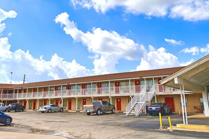 Hotel 2 of 31