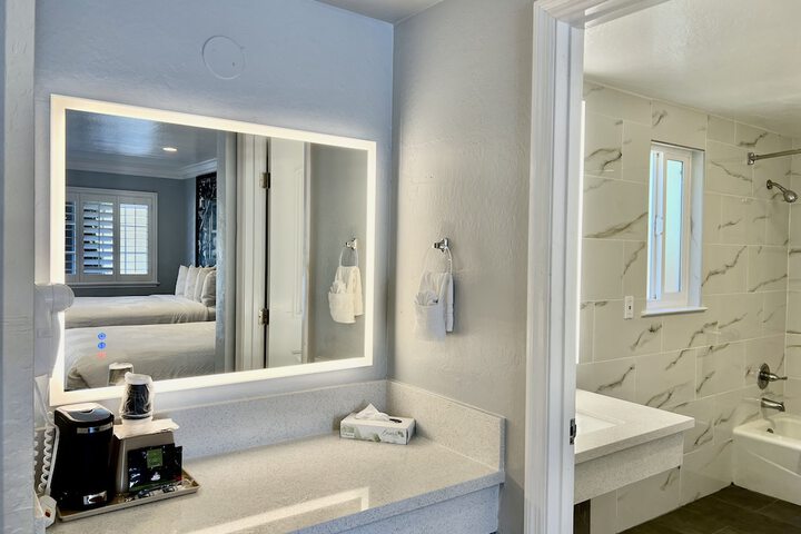 Room 45 of 152