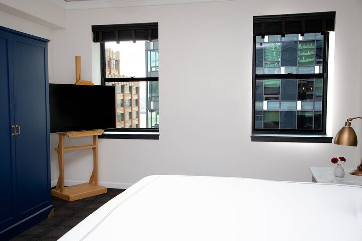 Room 51 of 111