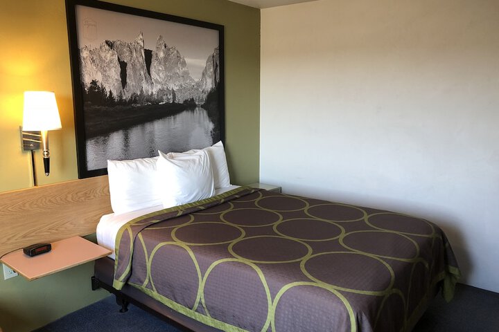 Room 27 of 28