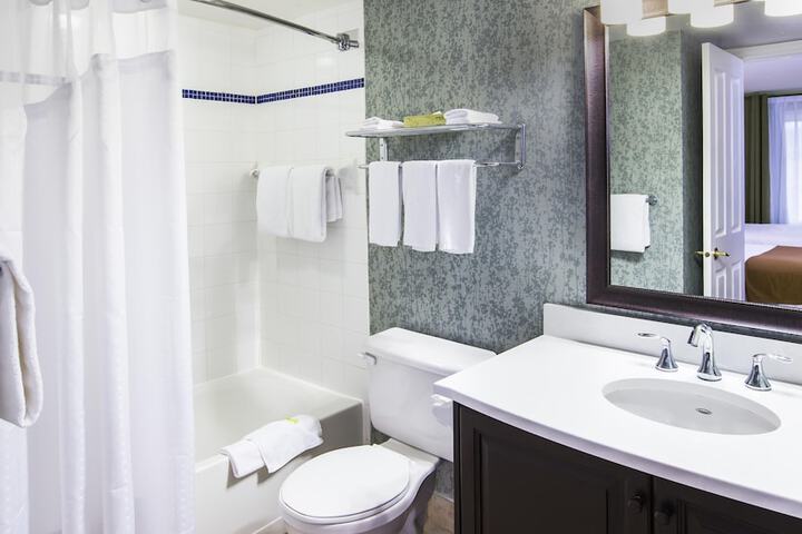 Holiday Inn Express and Suites Tremblant by IHG