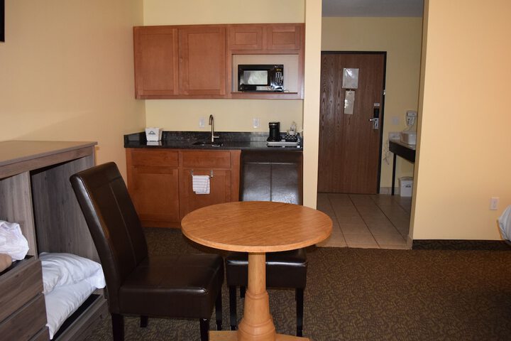 Days Inn by Wyndham Cadillac
