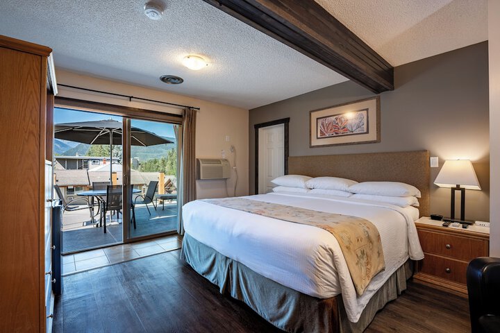 Swiss Chalet Motel