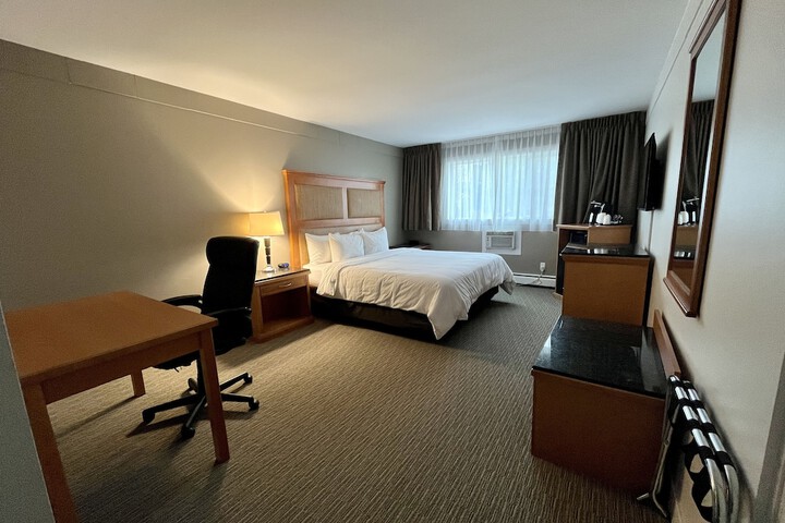 Room 17 of 38