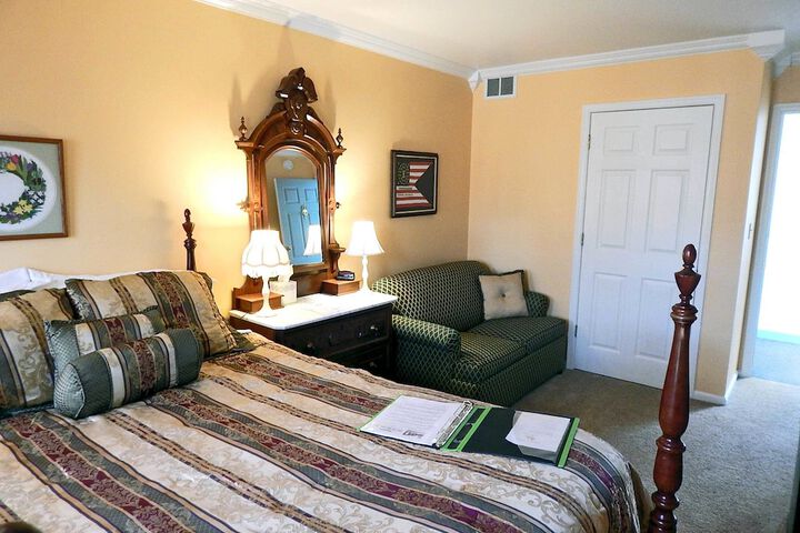 Room 73 of 99