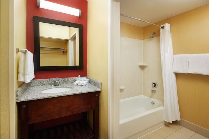 Room 16 of 48