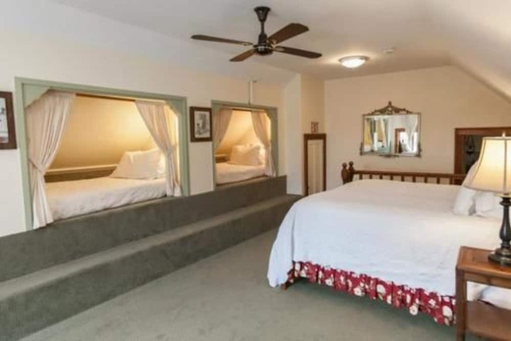 Arlingtons West Mountain Inn