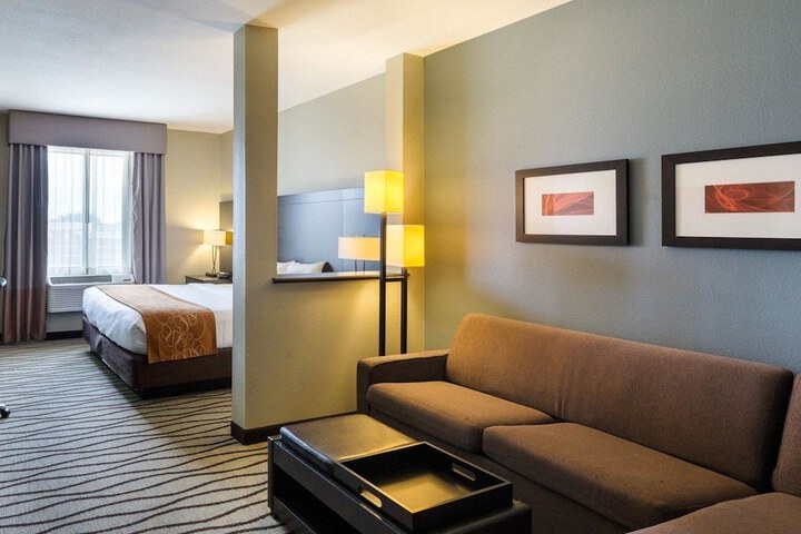 Room 33 of 52