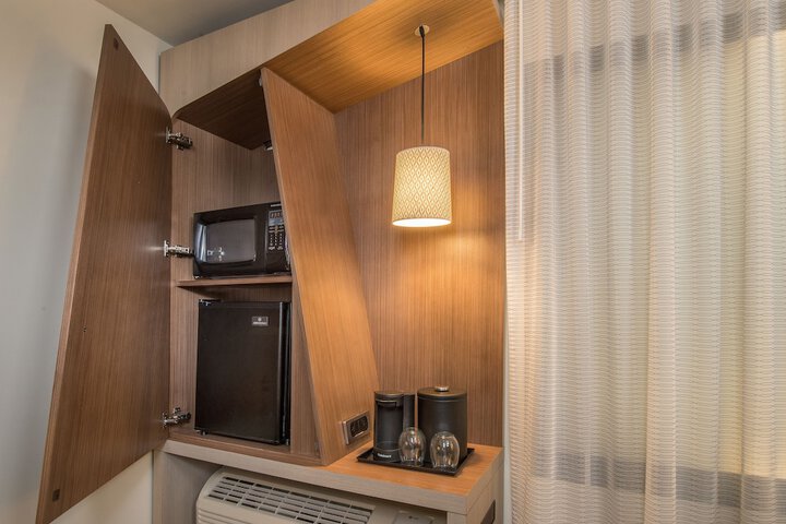 Room 21 of 35