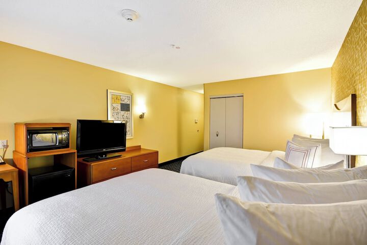 Fairfield Inn & Suites by Marriott Tampa Fairgrounds / Casino