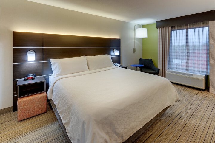 Holiday Inn Express & Suites Troy by IHG