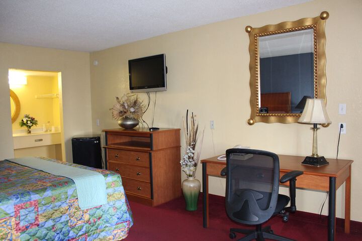Room 5 of 12