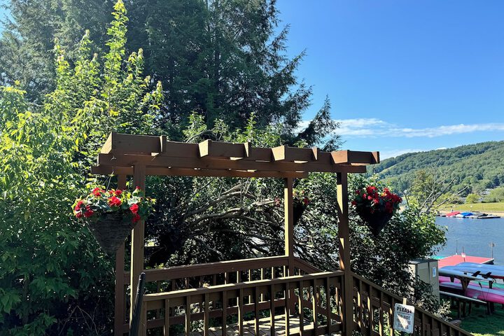 LakeFront Lodge