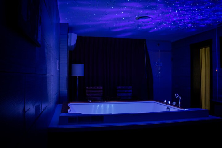 Room 21 of 49