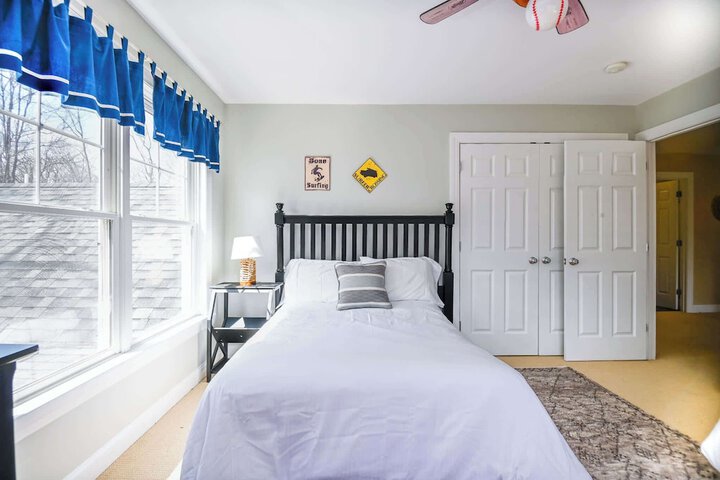 Stunning 5 Bdr Walk to York Harbor Beach!
