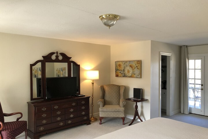 Room 51 of 109