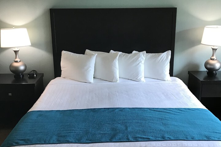 Room 25 of 51