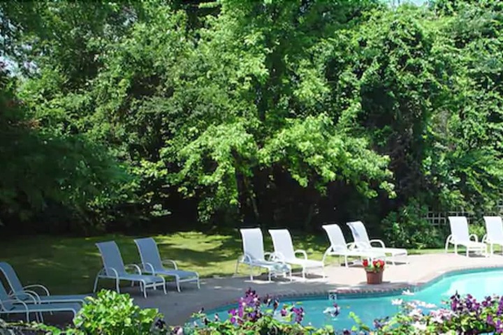 Sundeck 43 of 55