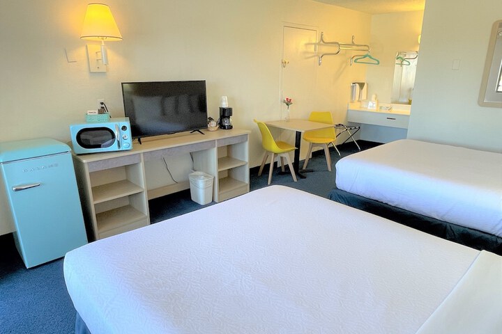 Room 14 of 74