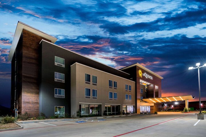 Hotel 4 of 34
