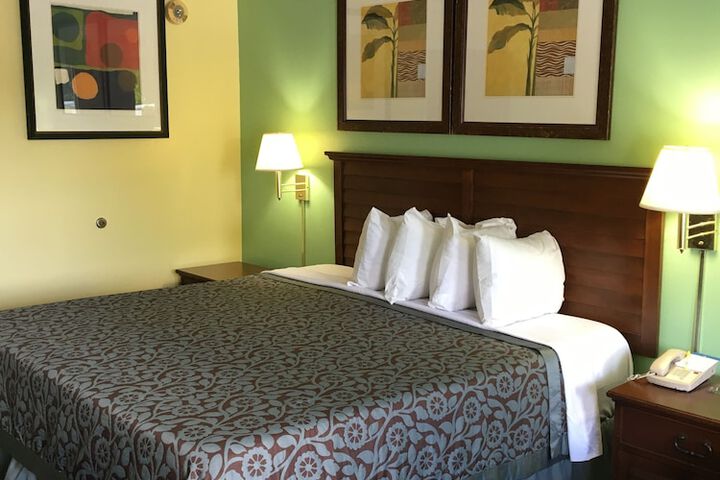 Room 12 of 26