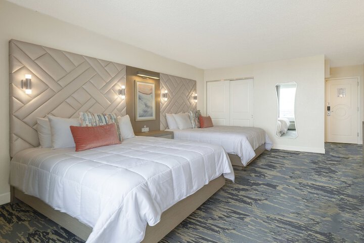 Room 33 of 64