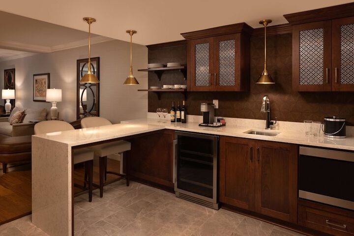 Hotel Roanoke & Conference Center Curio Collection by Hilton