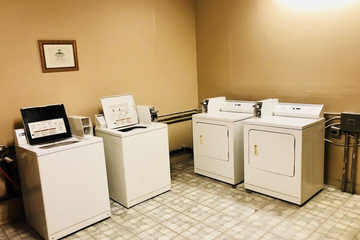 Room 11 of 27