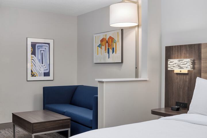 Room 45 of 120