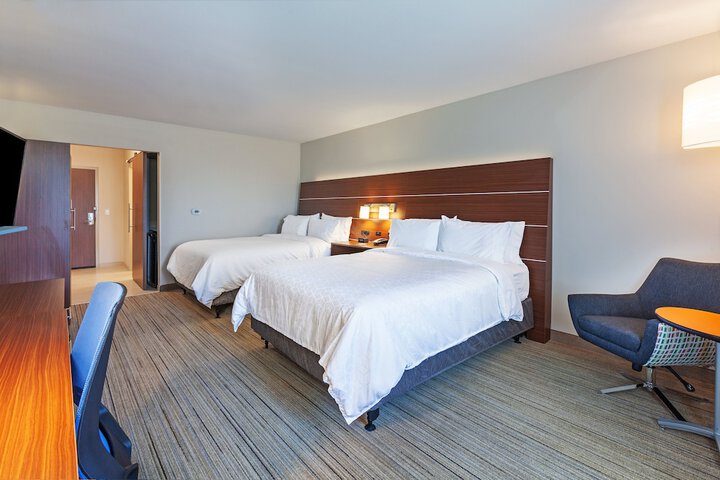 Room 32 of 51